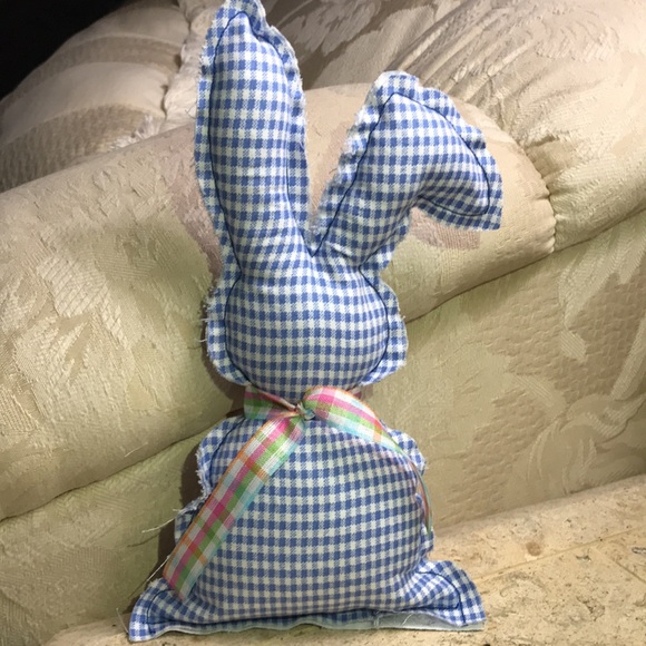 🎉🎉🎉 CLOSET CKEAR OUT 🎉🎉🎉Farmhouse Bunnies (Set of 3) - Picture 3 of 5